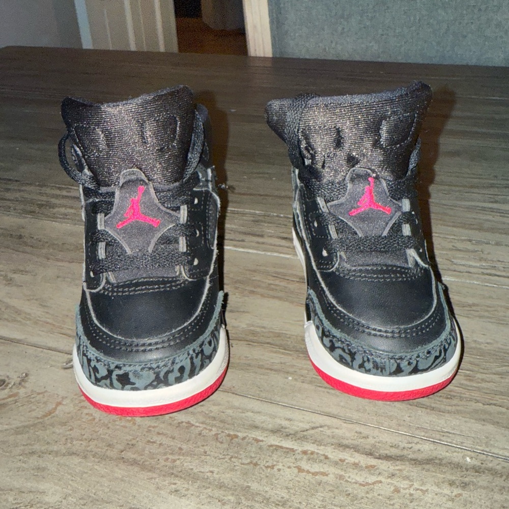 Black | Pink Jordan Toddler Sneakers 7C
